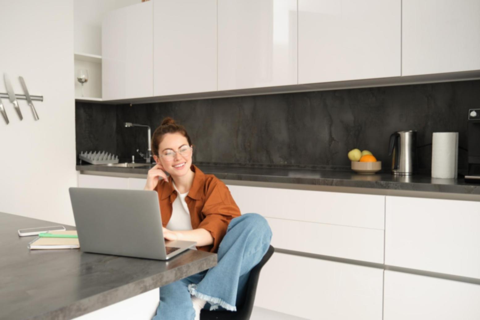 Interactive learning environment demonstrating secure banking practices